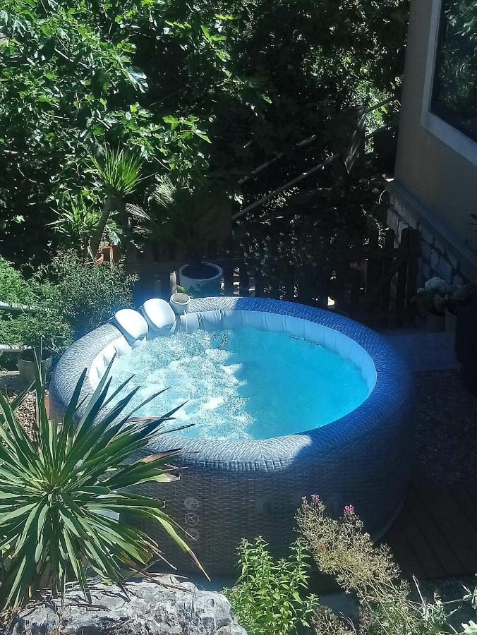 Maison De Charme Avec Piscine Et Jacuzzi Dans Cadre Exceptionnel Proche Marseille Mirabeau Zewnętrze zdjęcie